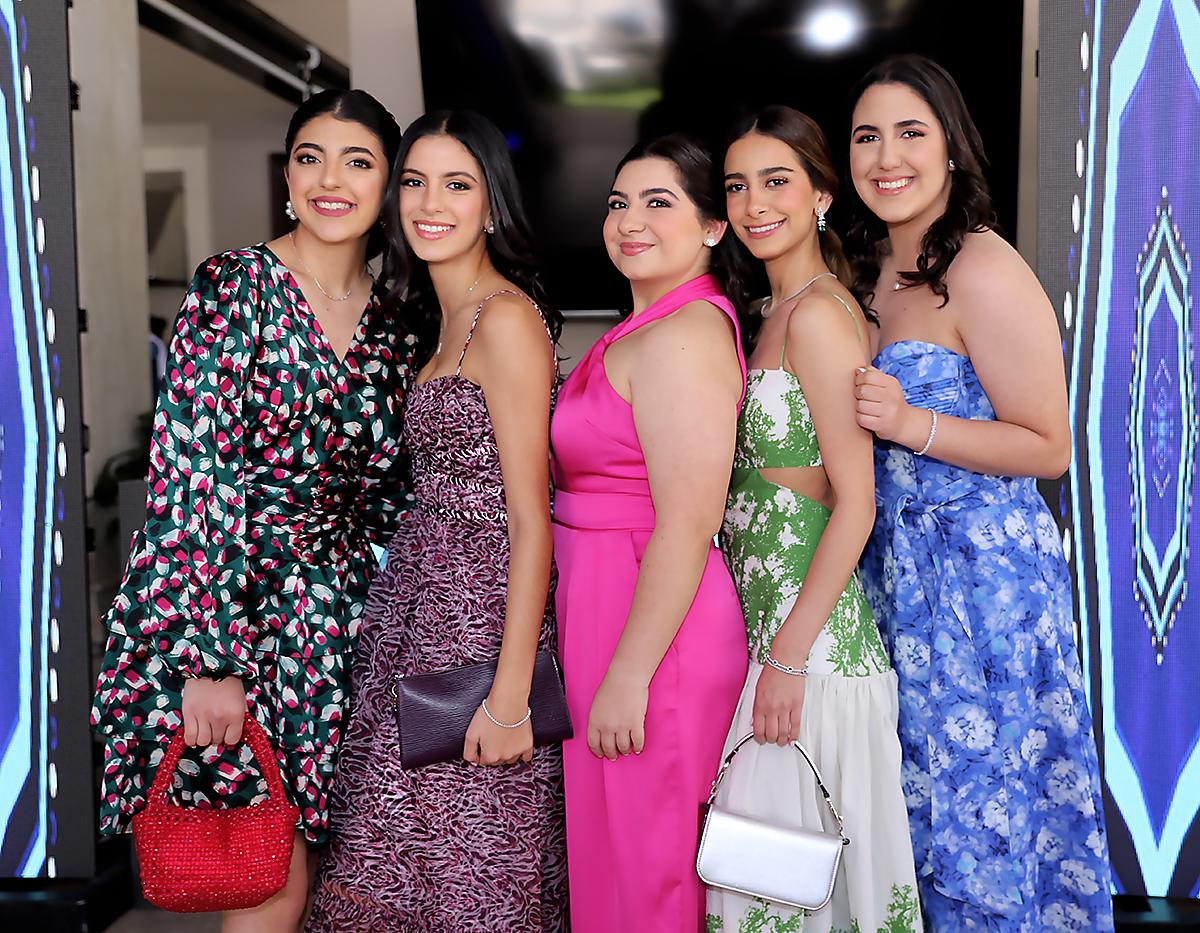 Kiara Stefan, Andrea Faraj, Madison Mourra, Viviana Echeverria y Lucía Atala.