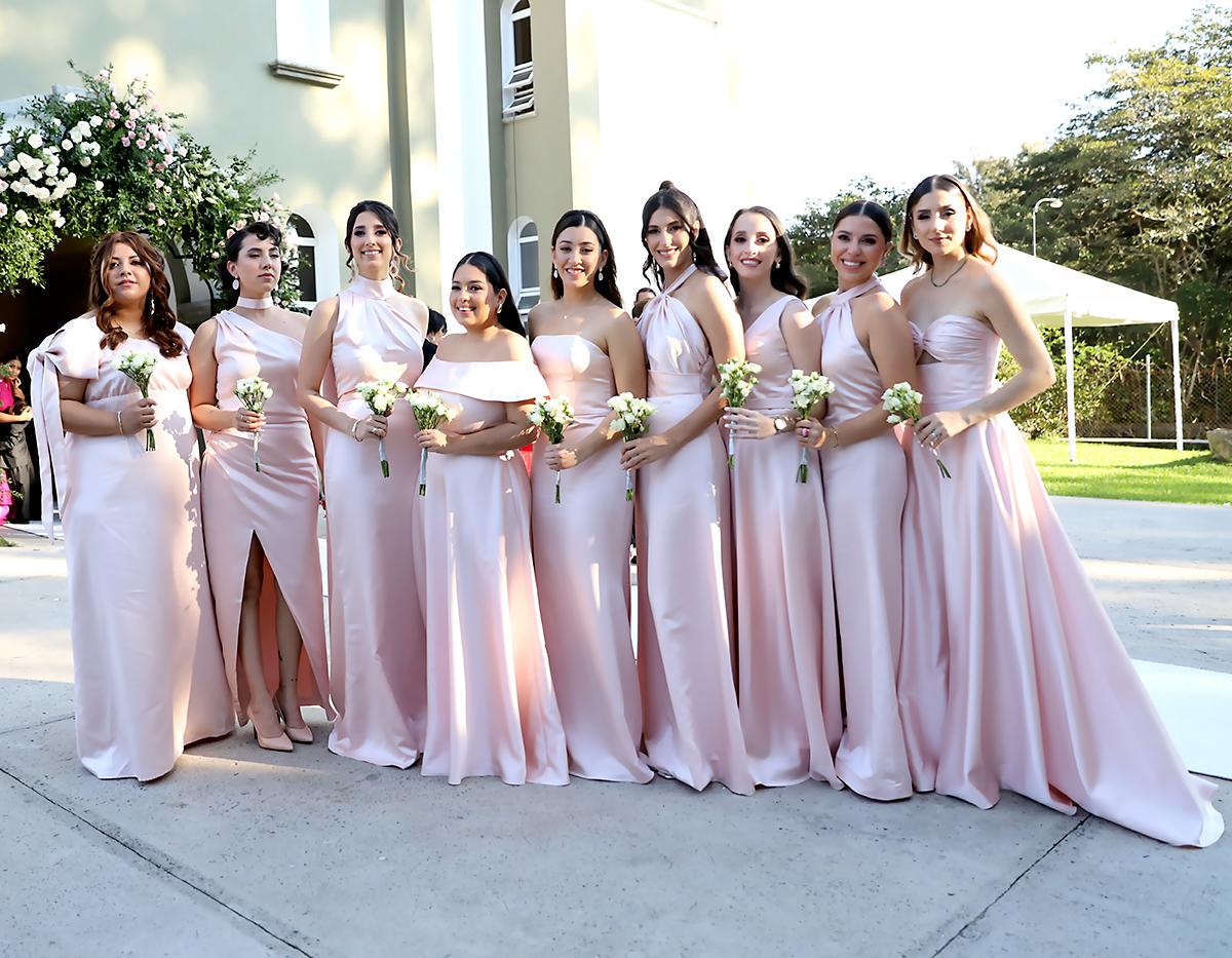 Sofía Guzmán, Gabriela Galeano, Francesca García, Elizabeth Cervantes, Fernanda Tome, Rosa Kawas, Valeria Di Stefano, Camila Aray y Almudena Cruz