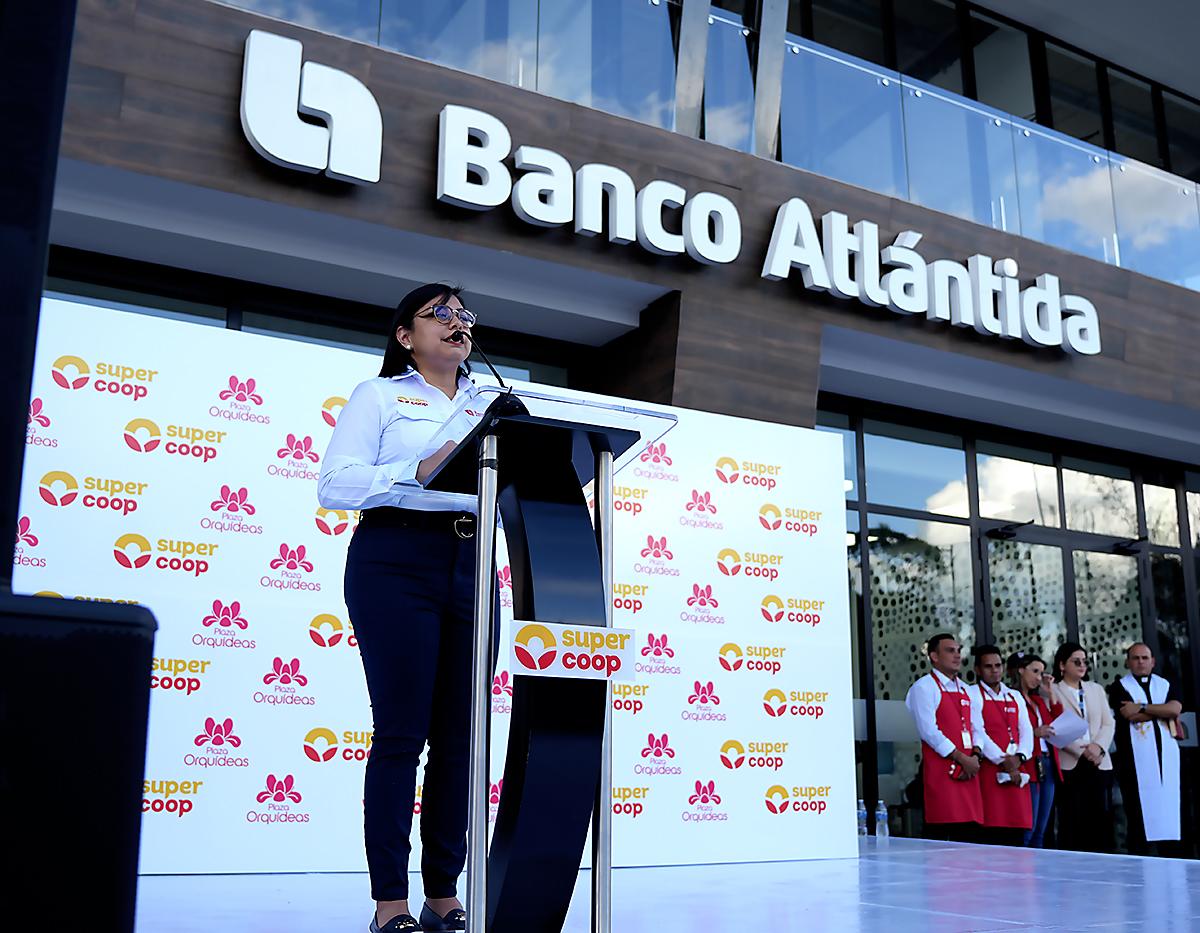 Supermercados SuperCoop abre sus puertas en Plaza Orquídeas en Tegucigalpa
