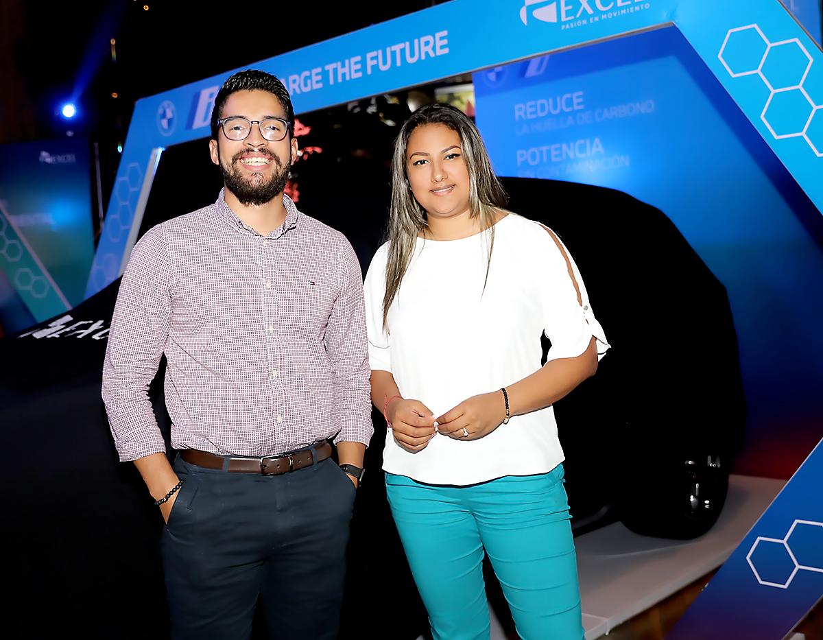 Daniel Castillo y Sthefany Mendez. 