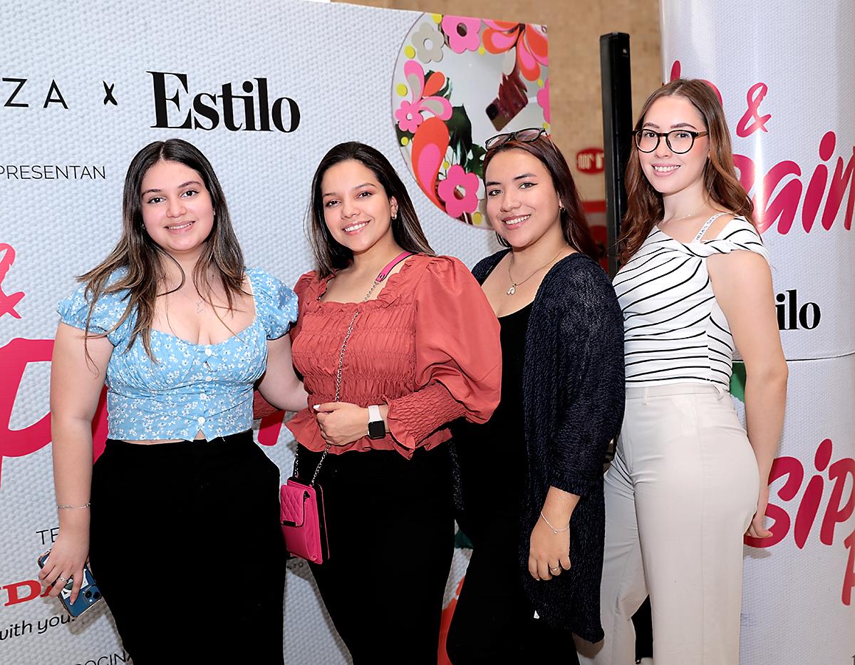 Valeria Ordoñez, Ana Gómez, Andrea Moncada y Marcela García.