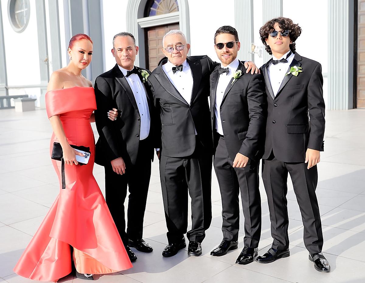 Rosamaria, Mirko A. , Miroslav, Miroslav y Mirko I. Cuculiza