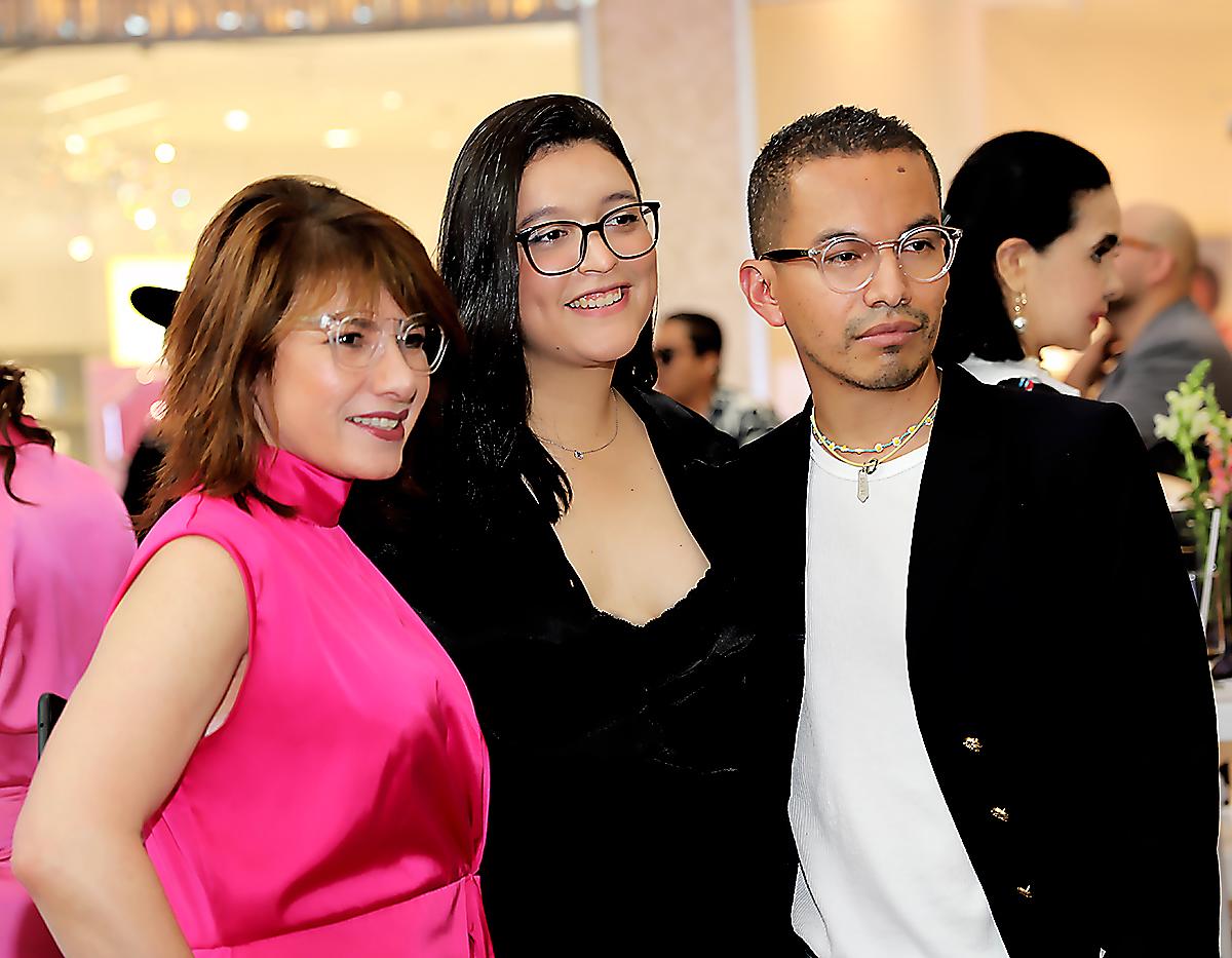 Gladys Gonzales, Karelia Rivera y Tirso Rubio
