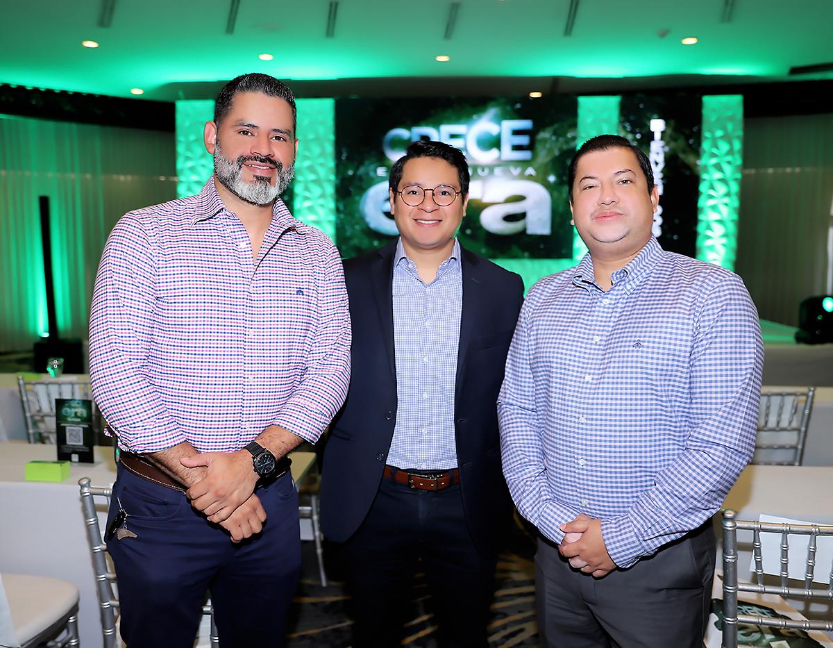 César Benites, Alex Gonzáles y Óscar Alberto.
