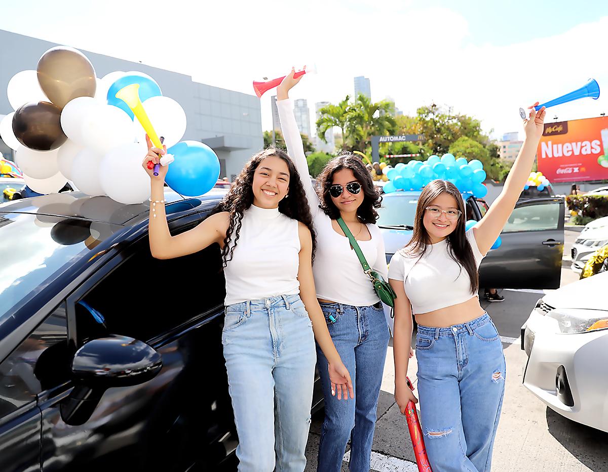 Tiffany Ramos, Gloria Galilea Pérez y Alexandra Flores