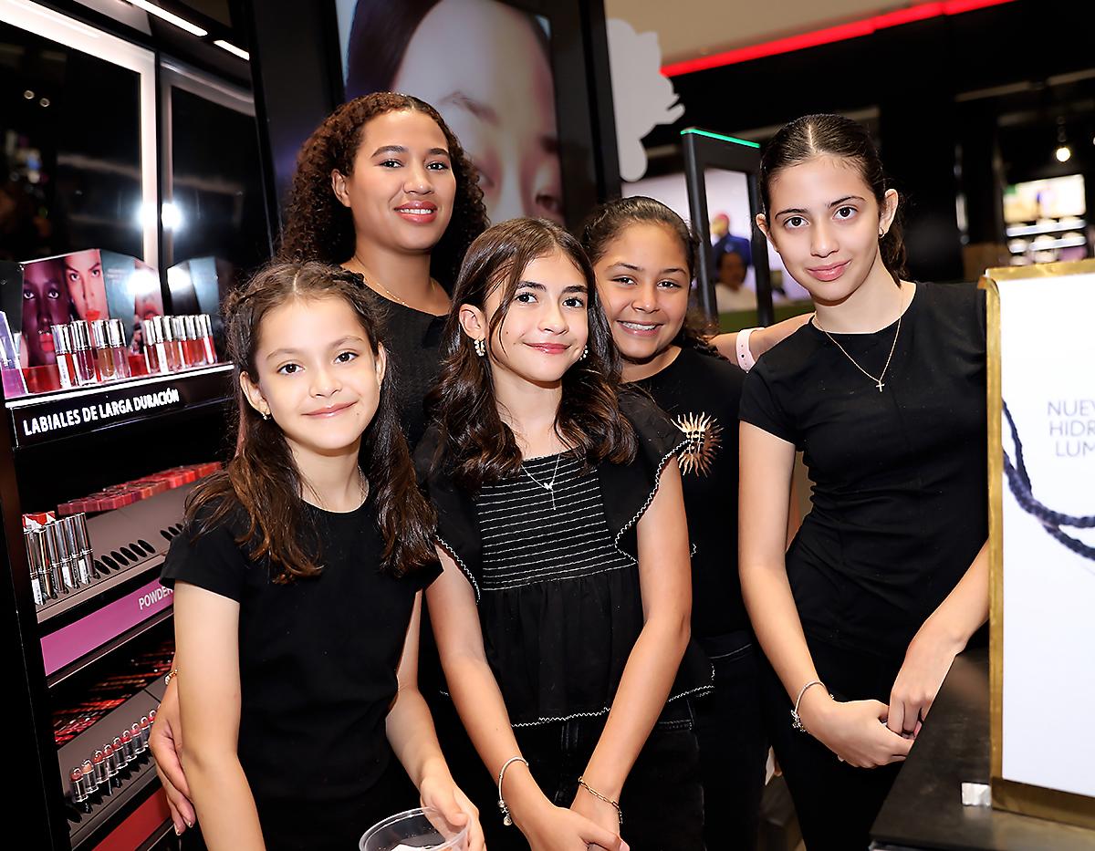 Cumpleaños de Paulina Cerna en M.A.C Cosmetics