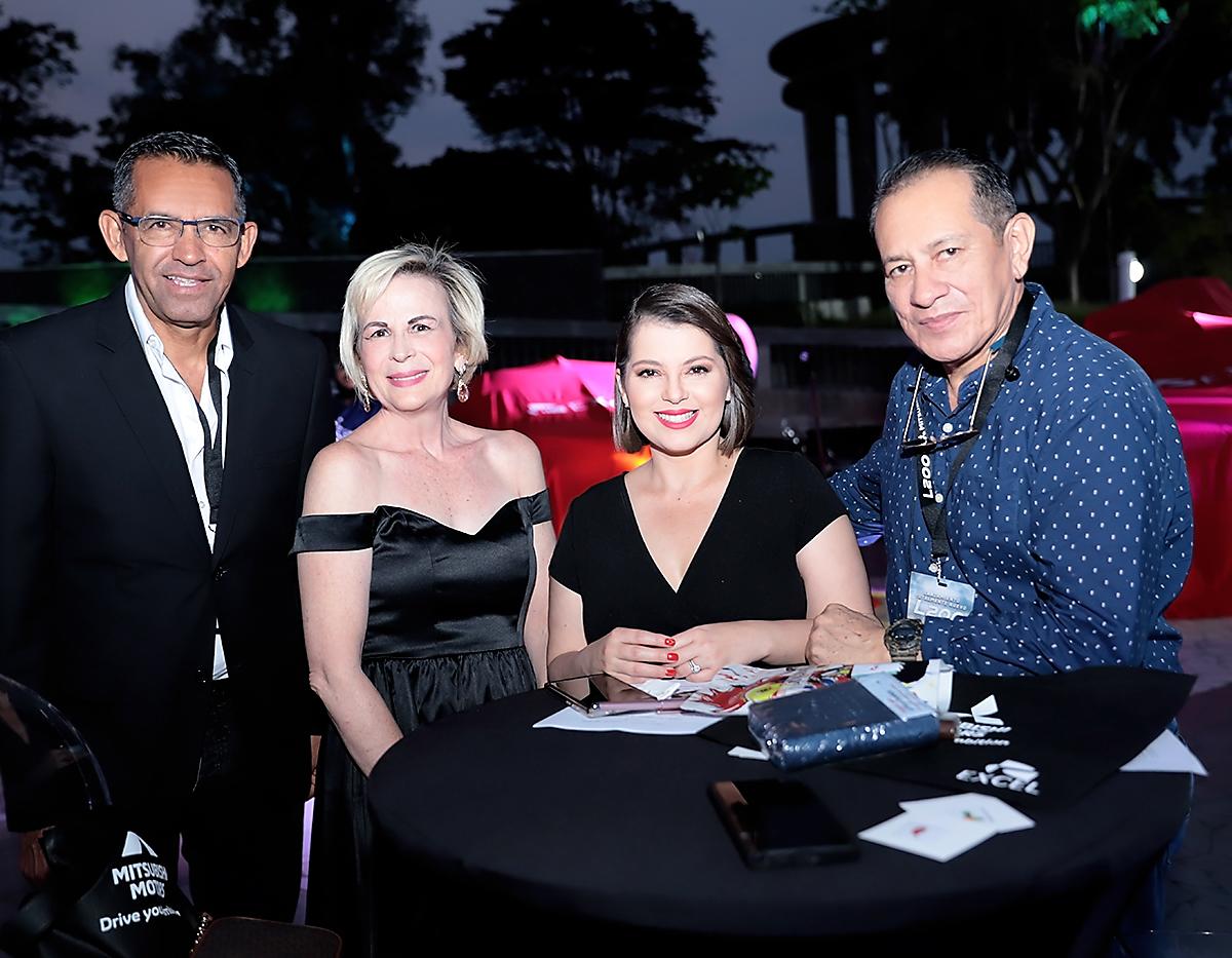 Eduard Rosales, Patricia Arias, Jacky Redondo y Abraham Medina. 