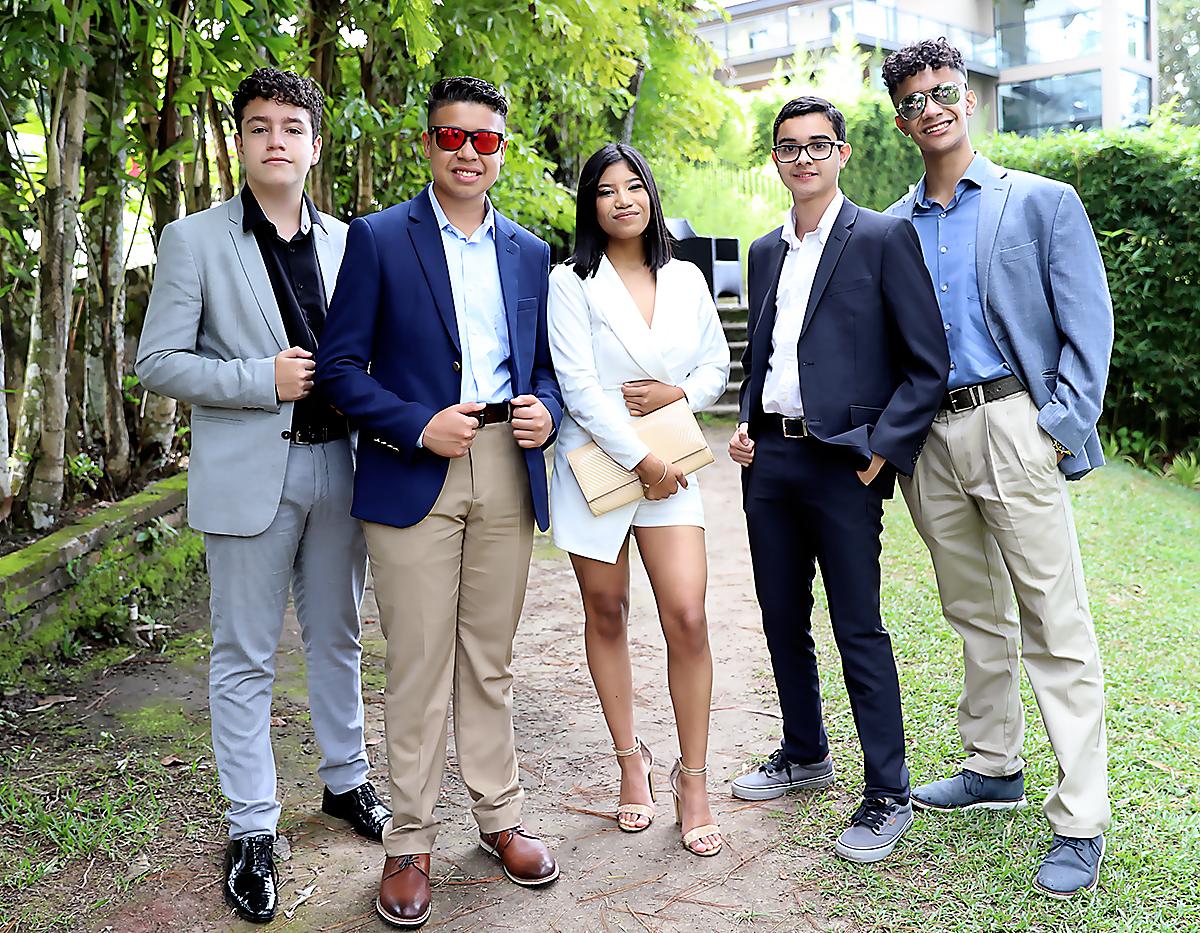 Roberto Guitierrez Diego Flores, Cesia Salgado, Pedro Flores y Fabricio Erazo