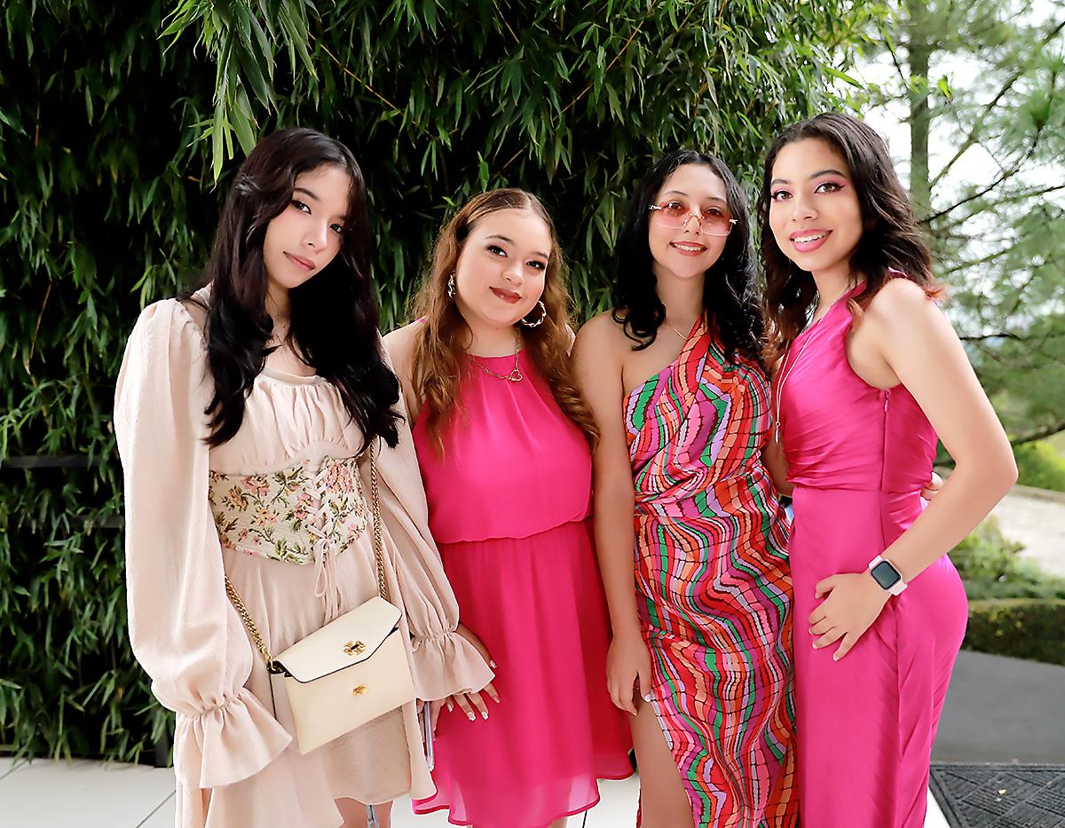 Samantha España, Jimena Espinal, Adriana Rosales y Rosa Cano