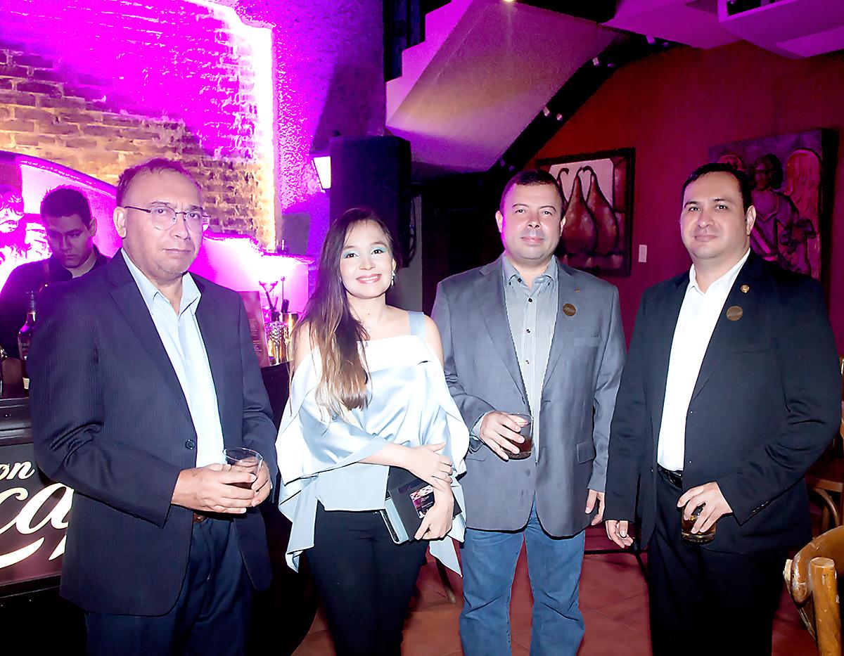 Fredy Cárdenas, Lisseth Paredes, César Tielemans y Rudy Monterroso, cónsul de Guatemala en San Pedro Sula.
