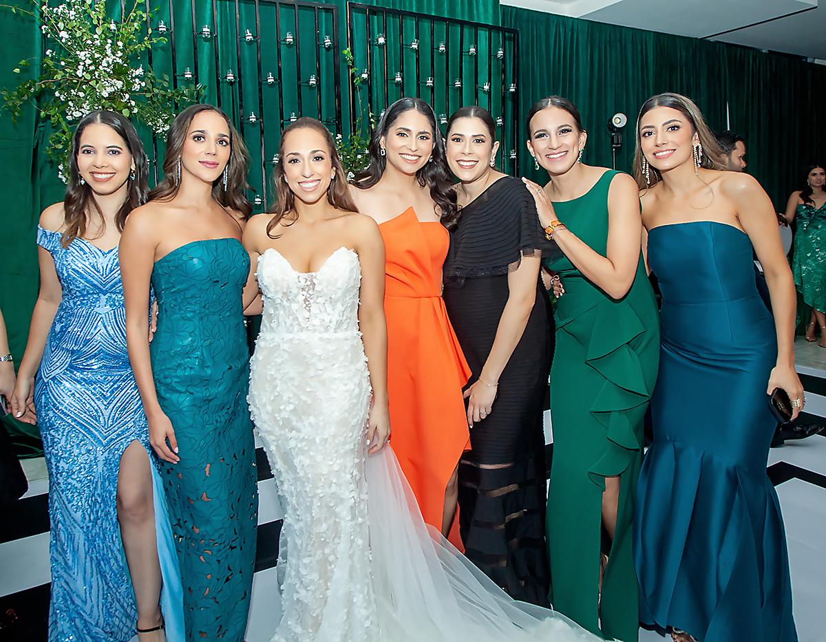 Jenny Arita, Isabel Pineda, Johana Ráquel, Sara Bográn, Michelle Marsán, Mildred Reyes y Brenda Zúniga.
