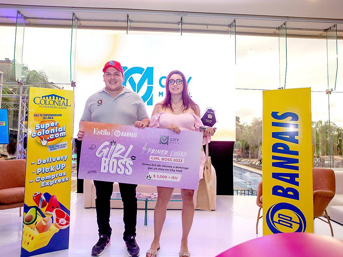 Luis Orellana de City Mall y la ganadora de Girl Boss 2023, Gabriela Puerto