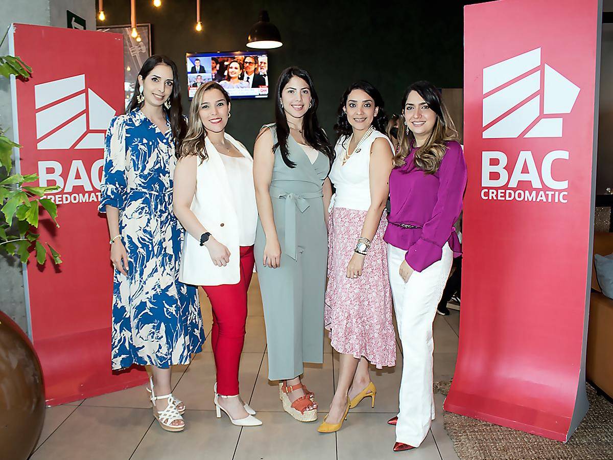 Margarita Handal, Marcela Valle, Ruth Canales, Ornella Cruz y Graciela Fúnez del hotel Hyatt Place.