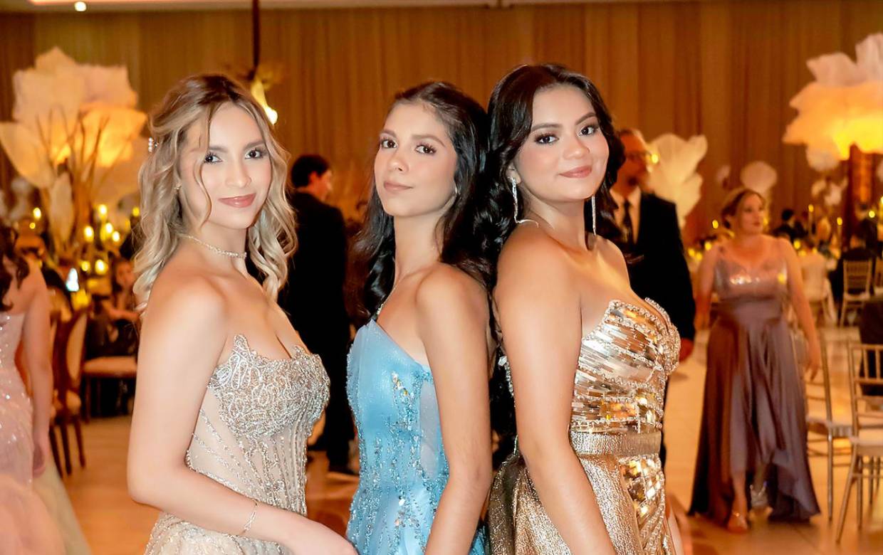 En un ambiente de elegancia, glamour y celebración, 52 graduados de la Serán School protagonizaron una inolvidable velada en el Hotel Copantl &amp; Convention Center, donde familiares y amigos se dieron cita para compartir uno de los momentos más importantes de sus vidas.