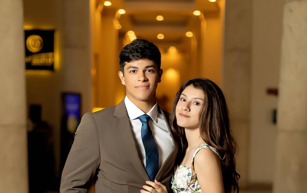 En una mañana cálida, los juniors 2026 de La Estancia School celebraron un brunch en el Hotel InterContinental. Los jóvenes llegaron emocionados a la cita, luciendo elegantes atuendos y listos para compartir un momento especial entre risas, fotografías y buena compañía, antes de despedirse del año escolar.