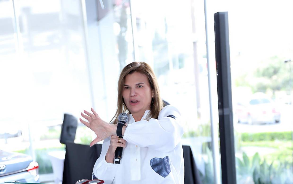 En el marco del Día Internacional de la Mujer, Grupo Flores, en alianza con Toyota, llevó a cabo el curso-taller “Manos al Motor”, una actividad orientada a brindar a sus clientas herramientas prácticas para comprender mejor el funcionamiento y mantenimiento de sus vehículos.