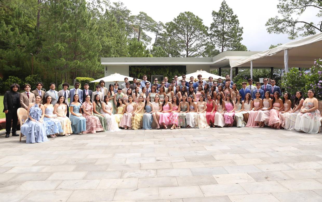 La generación 2027 de la Escuela Americana de Tegucigalpa se reunió para celebrar su esperado Senior Breakfast, un encuentro que marca el inicio de la cuenta regresiva hacia la graduación. Entre sonrisas, anécdotas y momentos especiales, los estudiantes compartieron una mañana para celebrar los recuerdos construidos y las nuevas experiencias que les esperan en esta última etapa escolar.