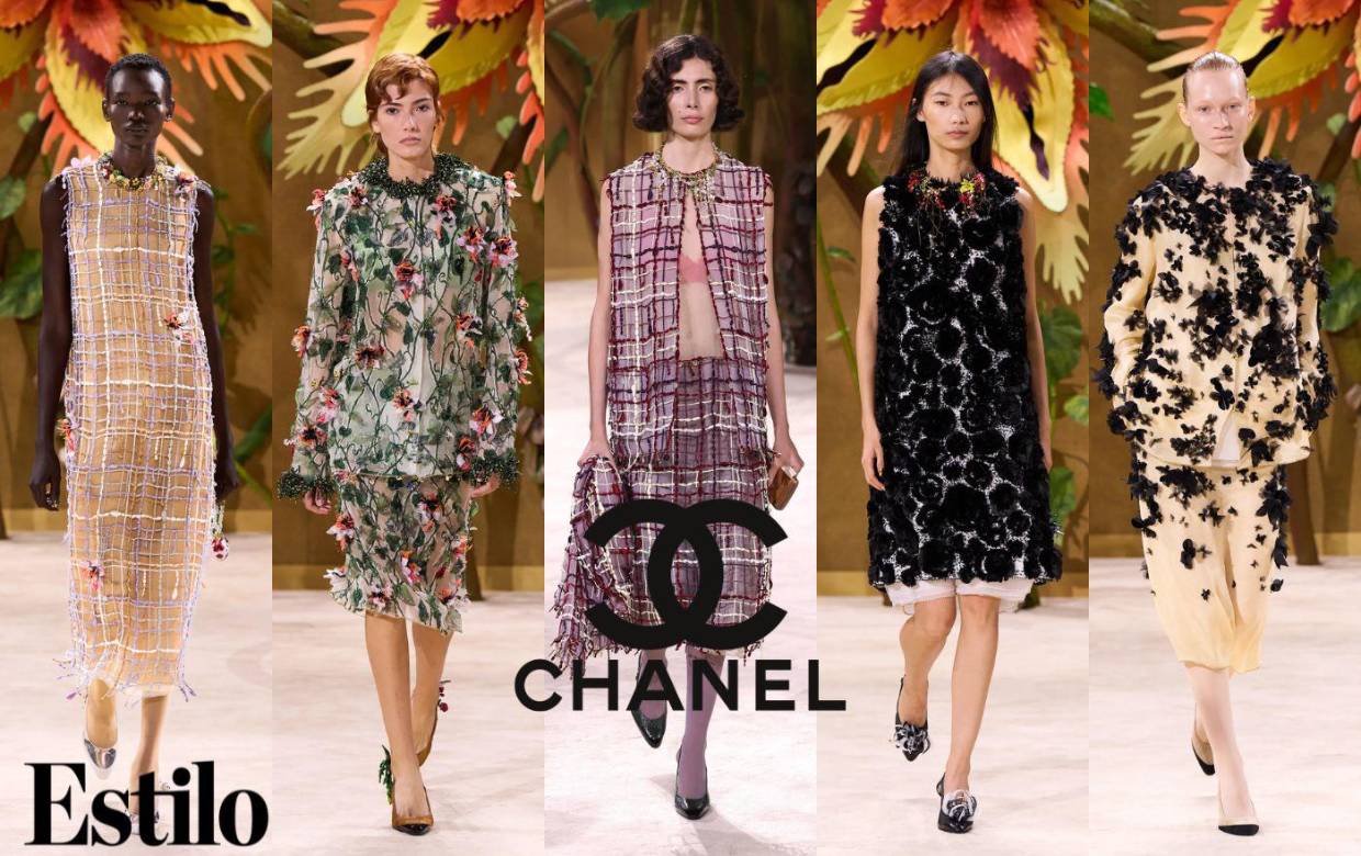 El director creativo de Chanel, Matthieu Blazy, creó un jardín con una escenografía compuesta por flores en 3D, enredaderas y hojas gigantes, que evocó los paisajes emblemáticos de cuentos clásicos como “Ricitos de Oro”, “El Gato con Botas” y “El patito feo” en el Grand Palais de París para presentar la colección Haute Couture de otoño-invierno 2026-2027 de la <i>maison</i>.