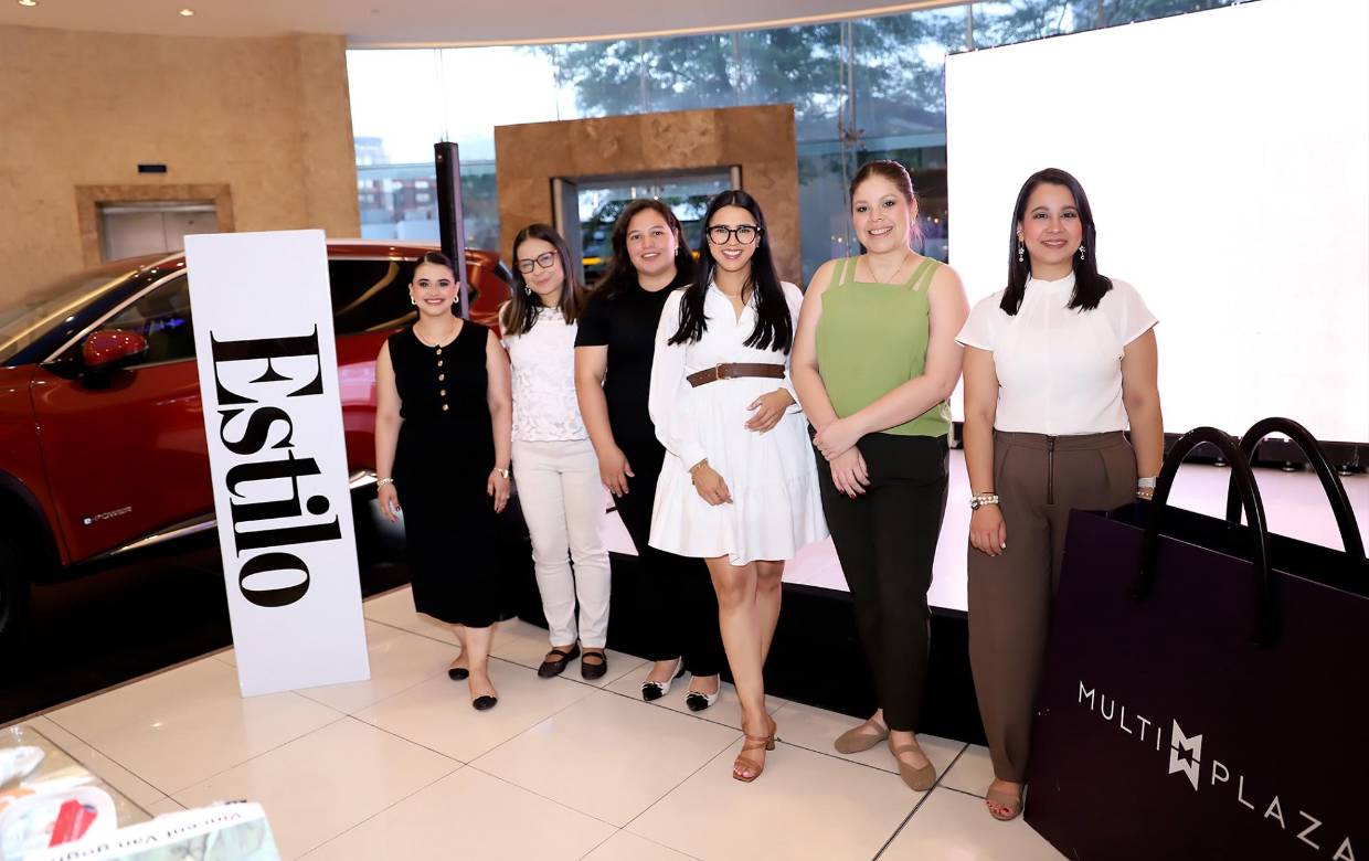 Revista Estilo y Multiplaza presentaron The Mom Break, un evento donde las invitadas disfrutaron de un taller de arcilla que les permitió moldear, explorar y crear piezas únicas a su gusto. La jornada contó con el respaldo de Nissan, que exhibió la nueva Nissan X-Trail e-POWER, protagonista de la experiencia, además de la participación de Perfumerías Magie y Estée Lauder, aportando un toque de belleza y lifestyle a este evento.
