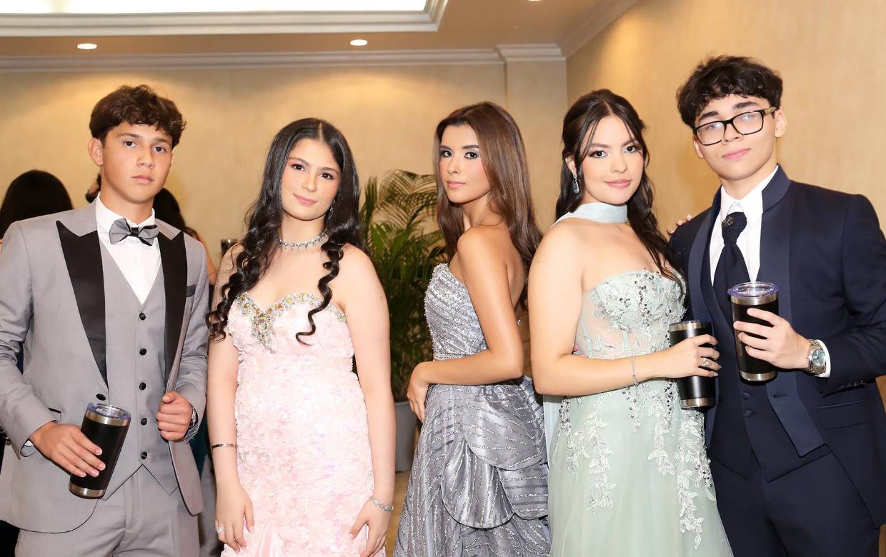 Así se vivió la fiesta de la prom night 2026 de los seniors de Hillcrest School una noche llena de emoción y alegría, donde disfrutaron de una velada junto a sus seres queridos y compañeros de generación.