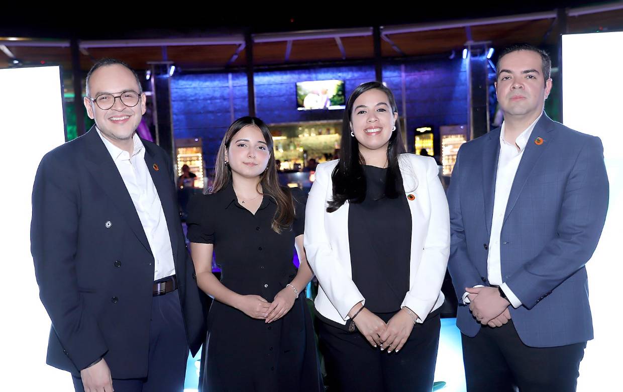 En el marco de su 75 aniversario, Banco de Occidente presentó The Tobacco Club, una experiencia creada para reunir a clientes e invitados en torno al tabaco hondureño, la buena música y una selección de finos licores. El evento, realizado en Tegucigalpa en alianza con Royal Eventos, ofreció un ambiente relajado y bien cuidado, pensado para disfrutar, compartir y conocer más sobre los sabores y aromas que forman parte de esta tradición. Más allá de la celebración, la velada también destacó el valor cultural y económico del tabaco en el país.