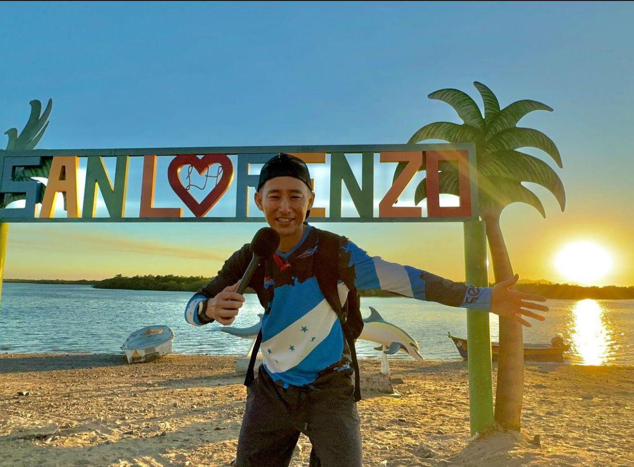 Fujiyama llegó a Honduras cuando aún era estudiante universitario, luego de que su clase tuviera que realizar un viaje como voluntariado a un país necesitado en América Latina. El destino inicial era un país del Caribe, pero por cosas de la vida el viaje fue cancelado y se eligió Honduras.