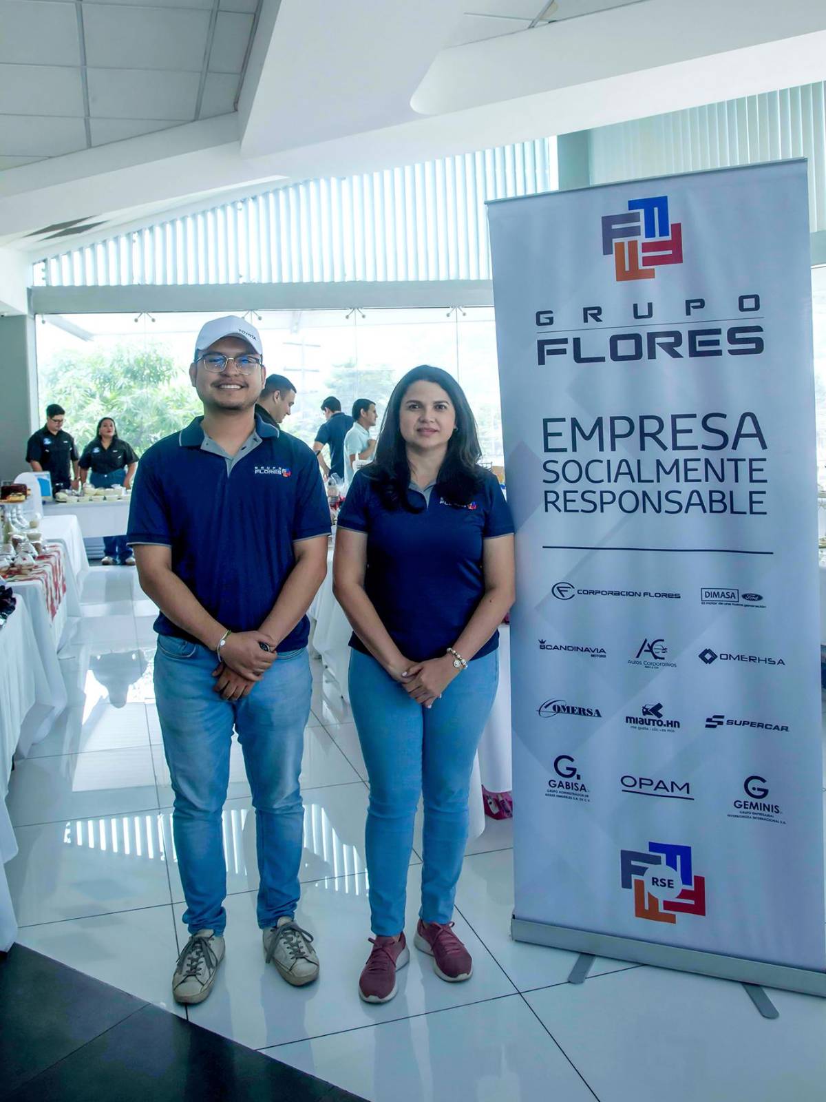 El Bazar Creciendo Juntos convocó a colaboradores de Grupo Flores en San Pedro Sula para vivir una experiencia marcada por la creatividad, el talento local y el espíritu emprendedor. A través de Ruta 360, la marca continúa impulsando iniciativas que fortalecen la comunidad, generan oportunidades y acompañan el crecimiento de su gente. Porque emprender también es conectar y crecer juntos.