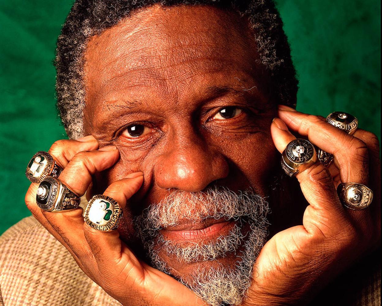 La leyenda Bill Russell: El jugador de baloncesto con más anillos de campeón de la historia (11) fue casi tan grande fuera de las canchas como dentro. Leyendas de ayer y hoy de la NBA recuerdan al <b>mito de los Boston Celtics Bill Russell </b>con la admiración y el cariño merecido pocos meses después de una muerte que lloró todo el mundo del deporte.