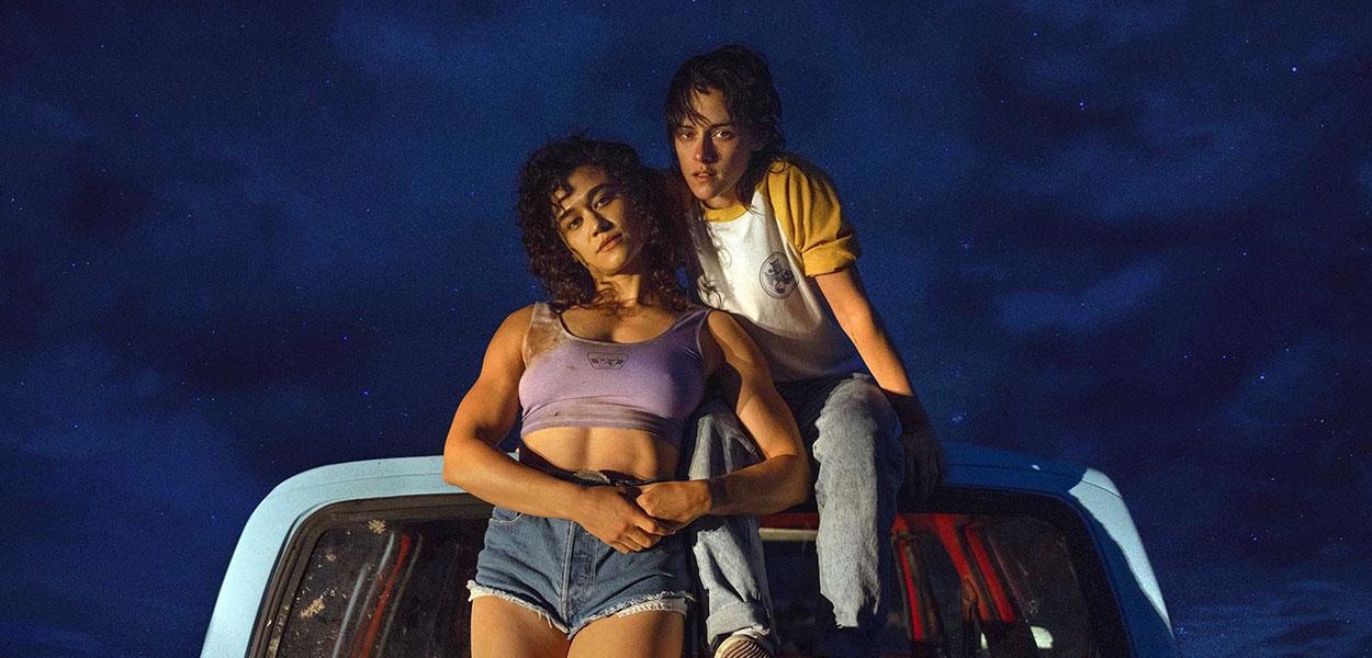 Prime Video: “Love lies bleeding” - 9 de julioUn romance surge entre Lou, gerente de gimnasio, y Jackie, una vagabunda, desencadenando una serie de eventos violentos que los lleva a enfrentar sus oscuros secretos mientras huyen juntos.