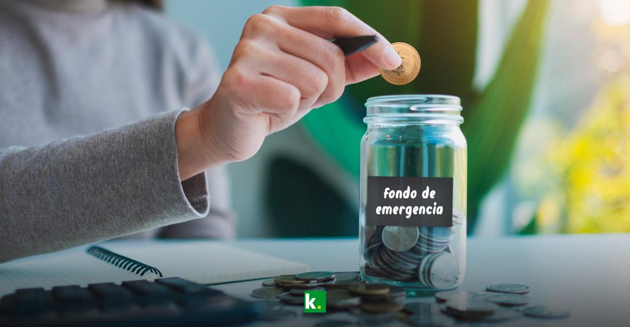 <b>Crea un Fondo de Emergencia</b>Establece un fondo de emergencia para enfrentar imprevistos como la pérdida de empleo o accidentes. Calcula tus gastos mensuales, incluyendo alquiler, servicios y necesidades básicas. El objetivo es ahorrar al menos tres meses, preferiblemente seis, para construir una sólida protección financiera. 