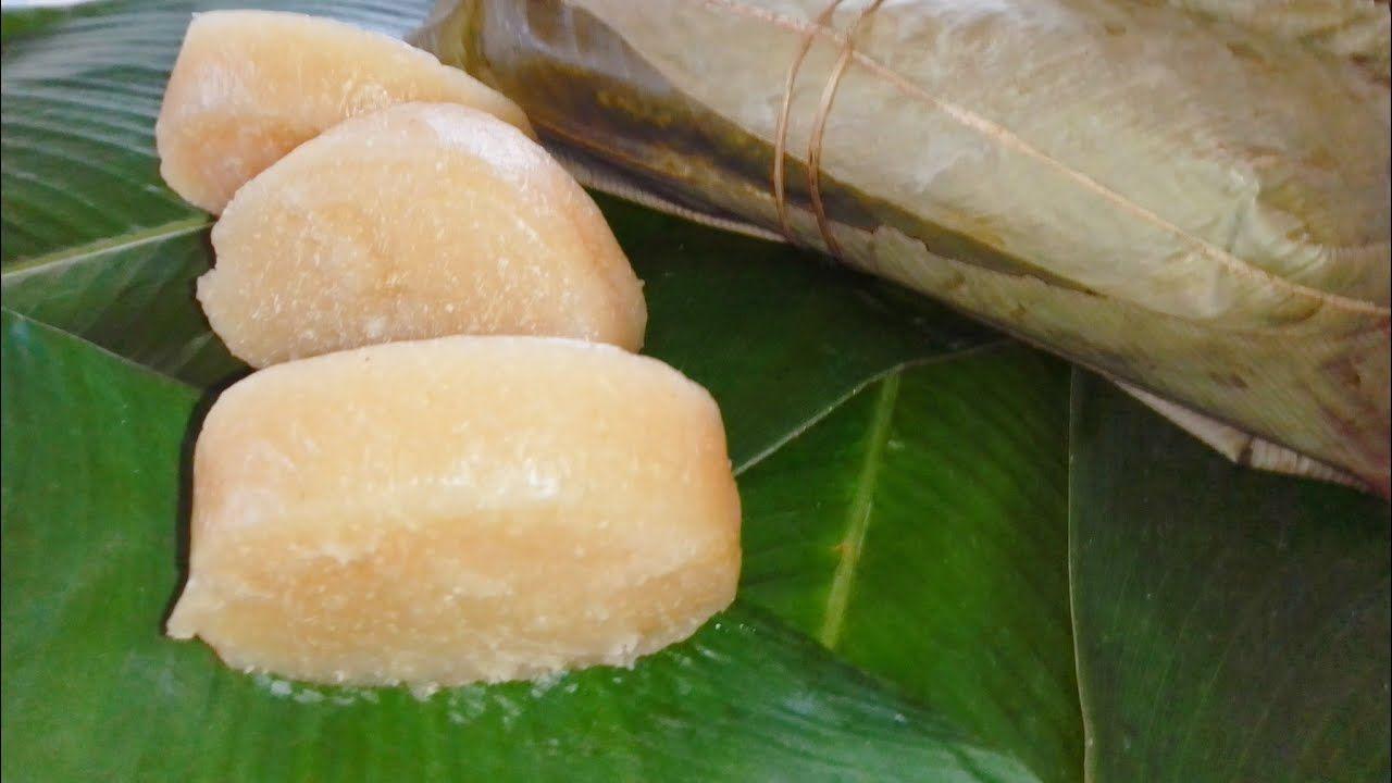 El chikwangue o Kwanga se prepara en República del Conga y es un pan que consiste en tortas de harina de mandioca envueltas en hojas secas