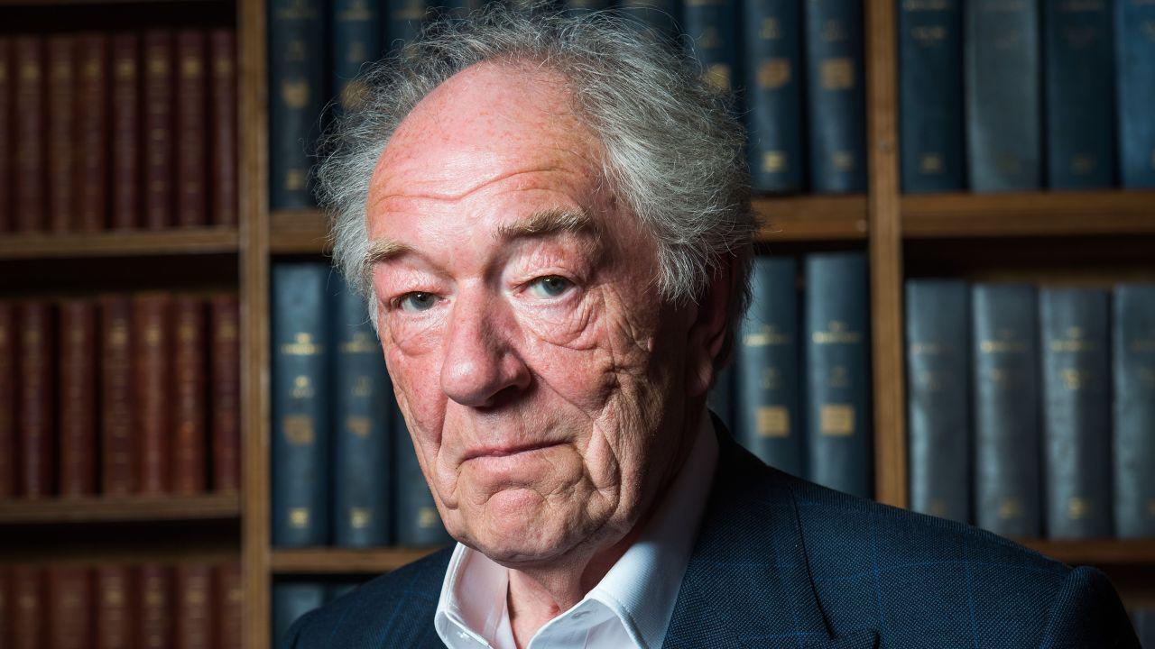 En medio siglo de carrera, Gambon ganó cinco Baftas y encarnó al director de la escuela de brujos de Harry Potter.