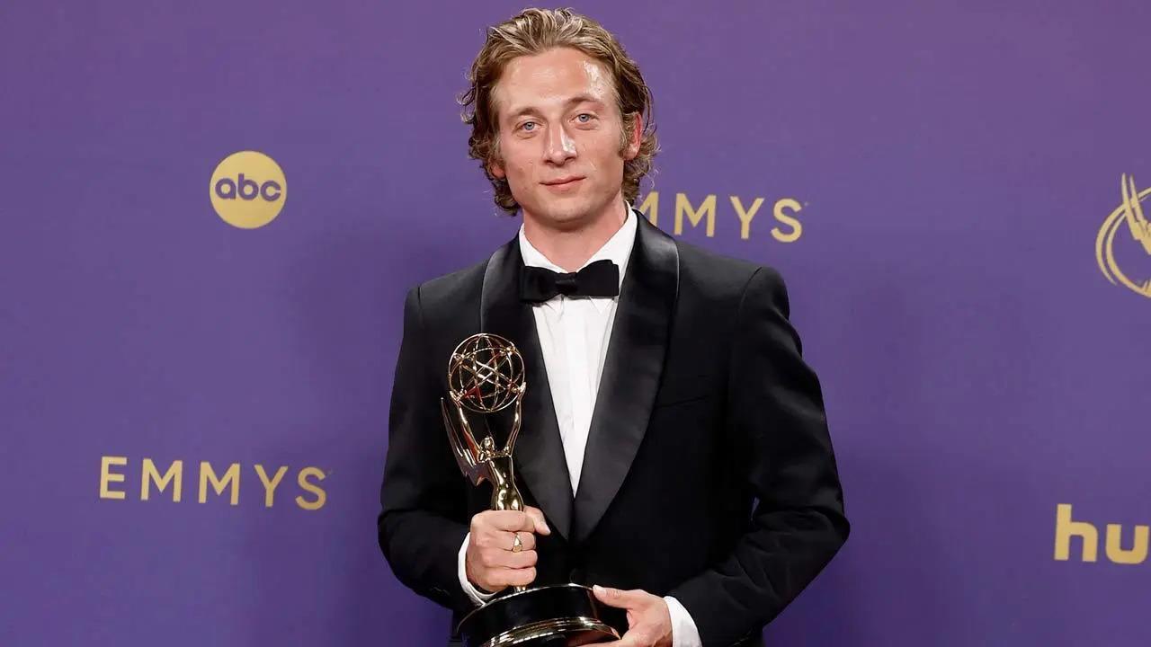 <b>Mejor actor principal en una serie de comedia -</b> Jeremy Allen White (The Bear).