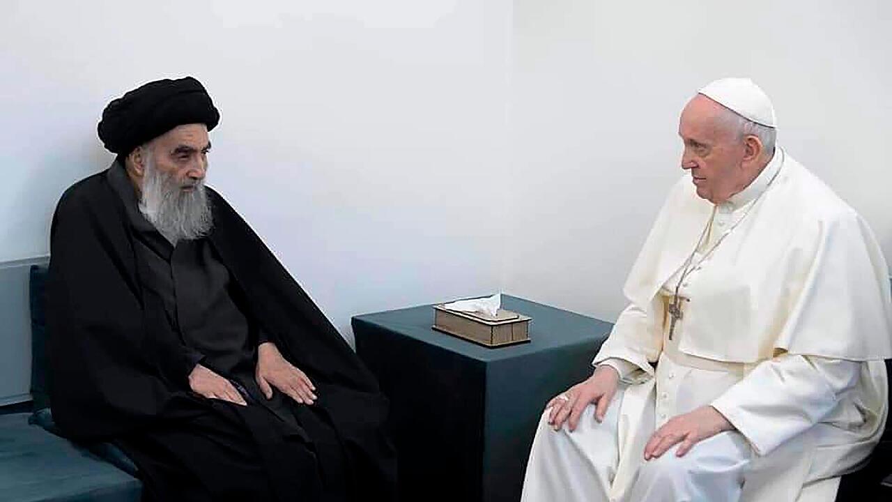 <b>Diálogo interreligioso</b>Si bien su acercamiento al judaísmo, el islam y otras religiones fue visto como un paso positivo hacia la paz y la convivencia, algunos sectores conservadores dentro de la Iglesia Católica expresaron su preocupación sobre los límites del diálogo interreligioso y el respeto a la doctrina católica.