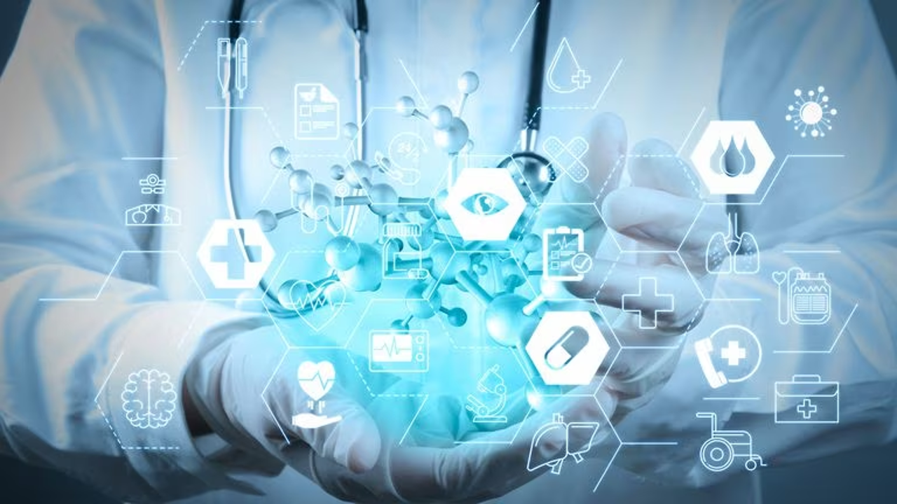 En 2023, equipos multifuncionales integran científicos, clínicos, expertos en tecnología de la información, especialistas en ciencia de datos, inteligencia artificial, y colaboradores de investigación en salud digital.