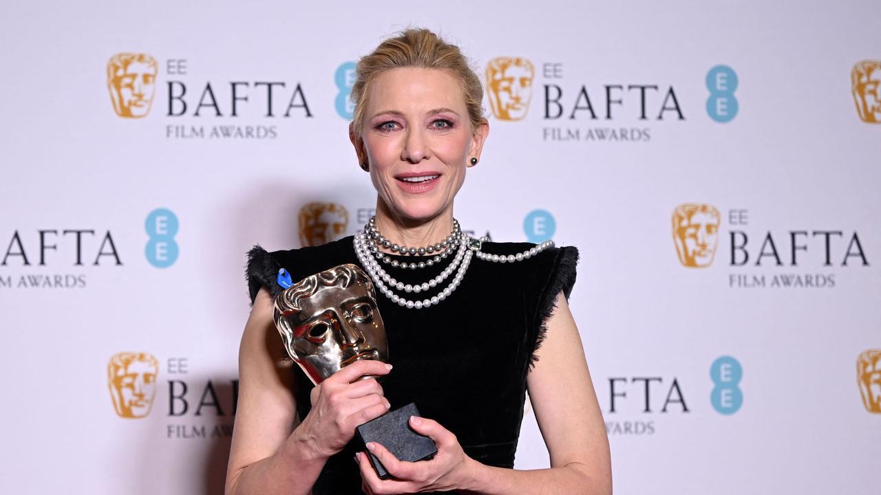 <b>Cate Blanchett-Mejor Actriz</b>Cate Blanchett destrona a la actriz Ana de Armas (Blonde) por su personaje Tár, donde personifica a una directora de orquesta brillanté y apasionada.