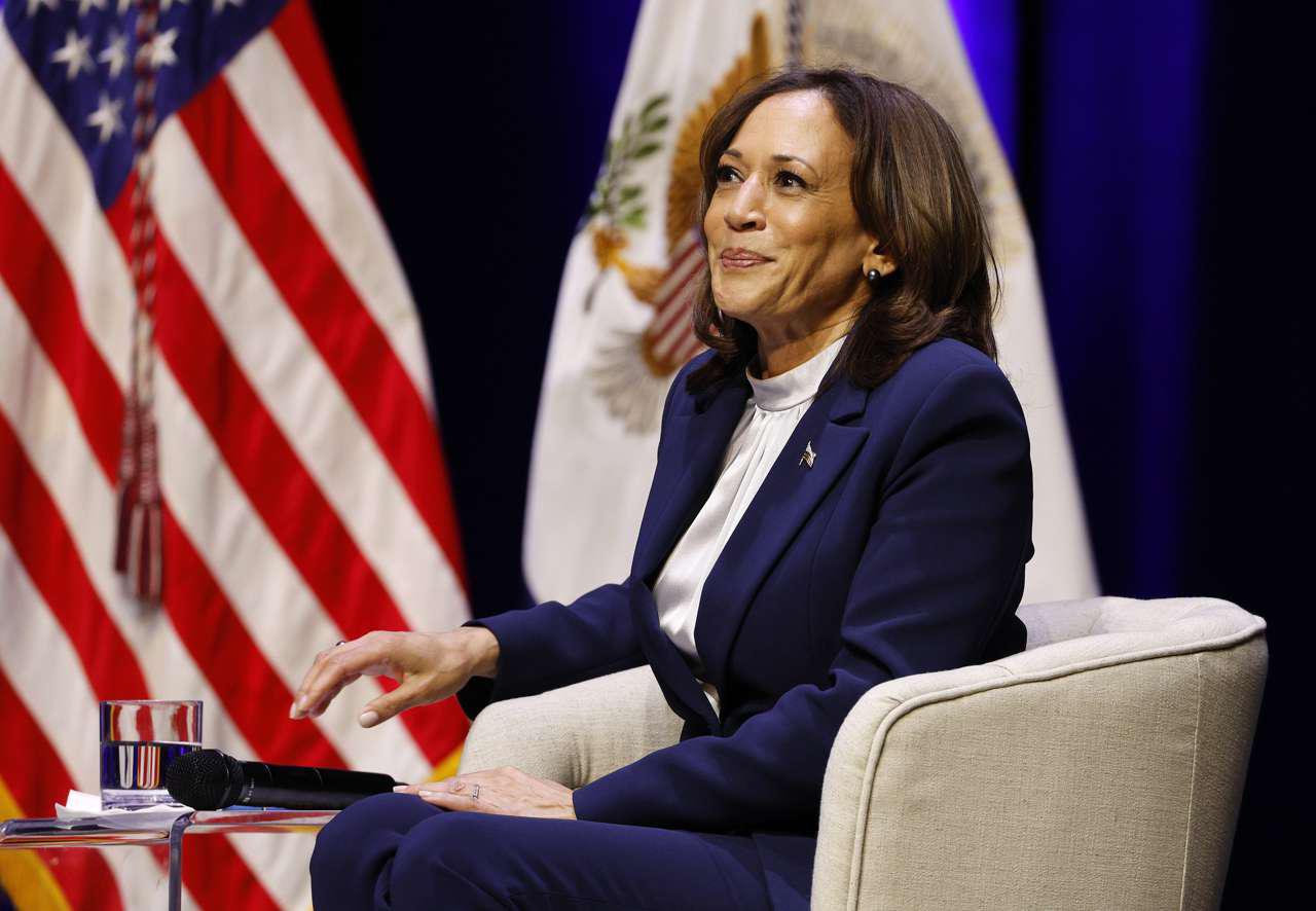 A lo largo de su carrera, Harris ha sido una defensora incansable de los derechos humanos. Su trabajo ha abarcado desde la reforma de la justicia penal hasta la protección de los derechos reproductivos y la lucha contra la violencia de género.