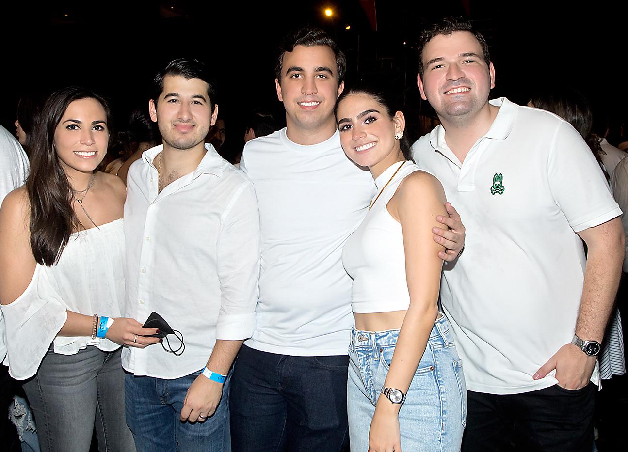  Sihan y Jesús Canahuati con Michael Diek, Isabella Mourra y William Wolozny.