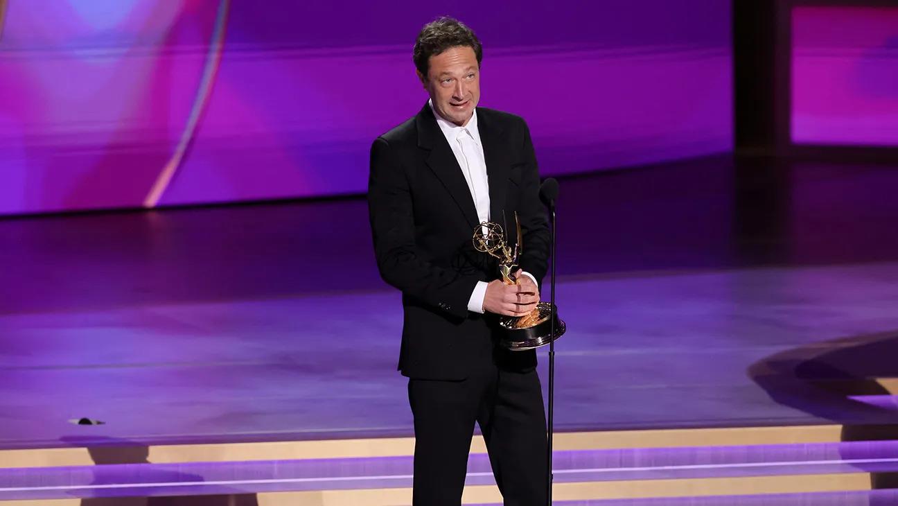 <b>Mejor actor de reparto en una serie de comedia - </b>Ebon Moss-Bachrach (The Bear).
