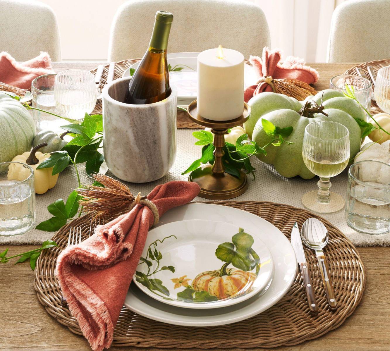 Un toque elegante a comidas festivas y ocasiones especiales. Inspirados en el follaje otoñal,