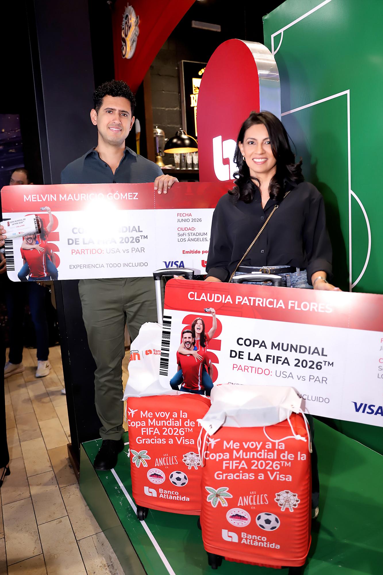 Banco Atlántida entrega los primeros premios a los ganadores que vivirán la Copa Mundial de la FIFA 2026