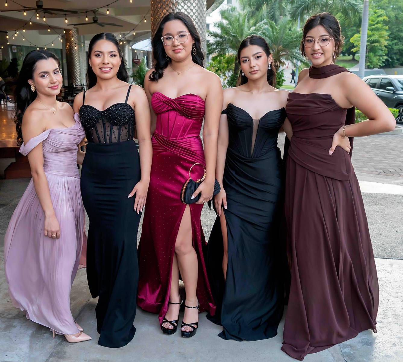-Sofía Mejía, Ruth Ávila, Daniela Cruz, Jenny Salazar y Sophia Cuéllar.