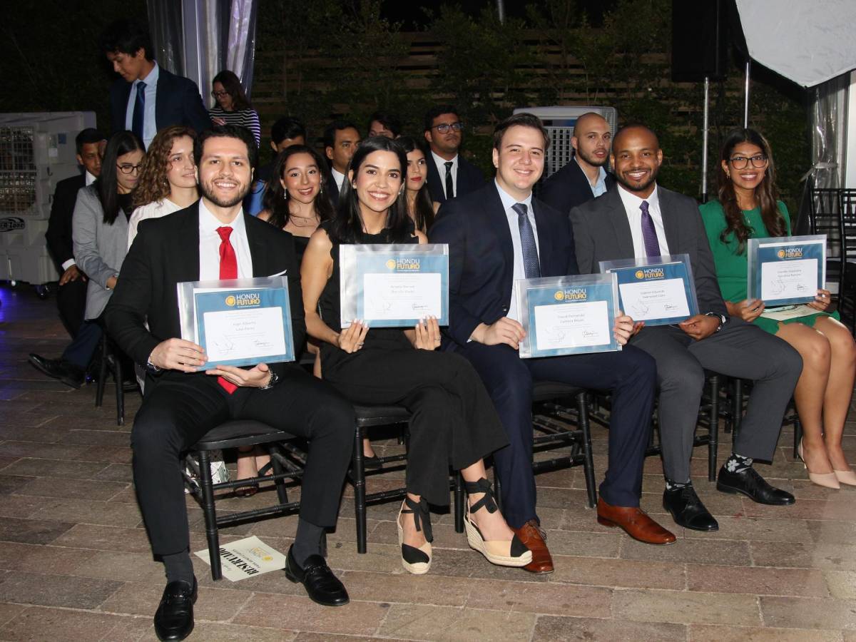 La alegría por los logros profesionales de estos 30 jóvenes hondureños era evidente.