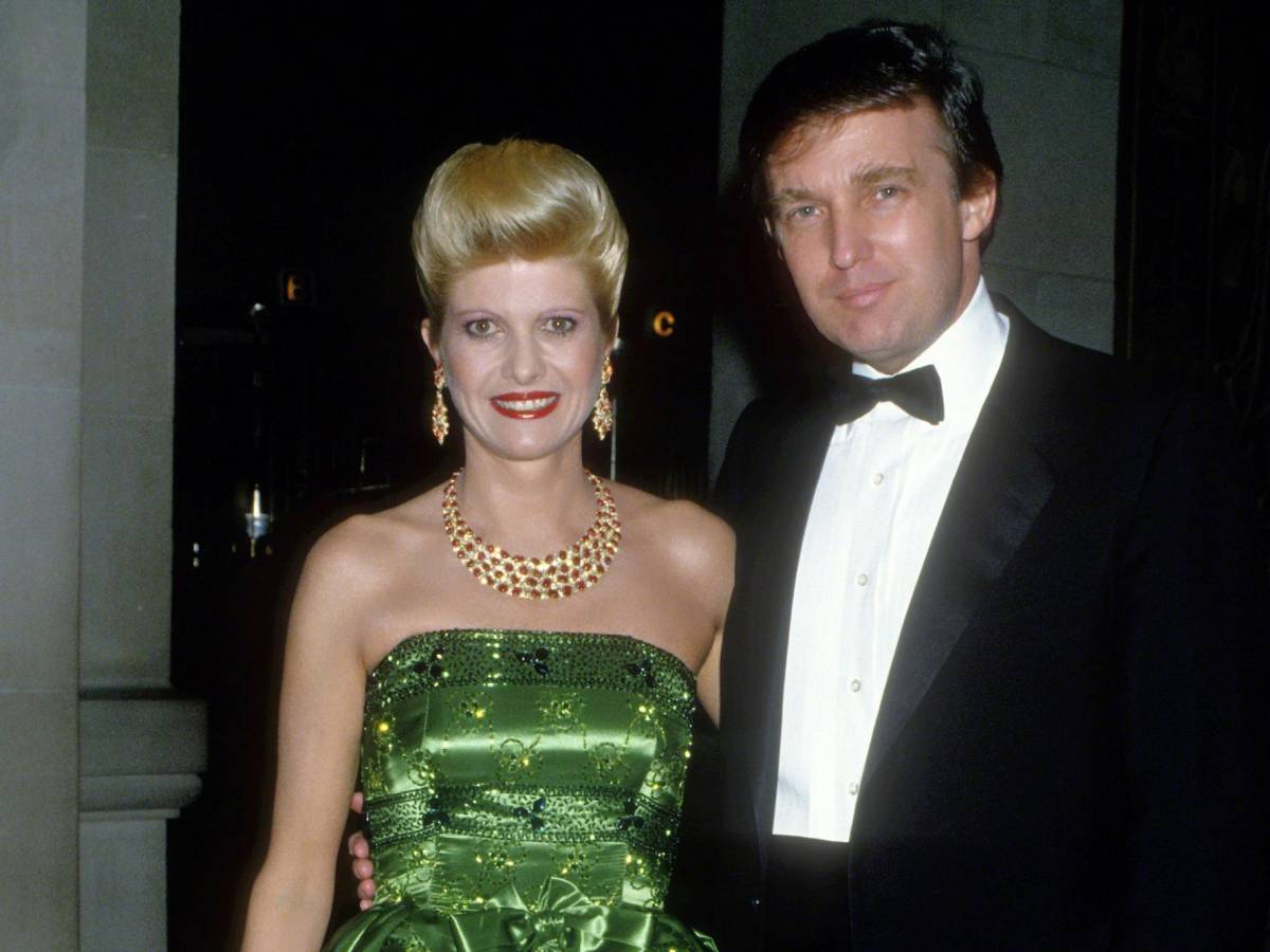 Ivana y Donald Trump en New York en 1987. (Photo by PL Gould/IMAGES/Getty Images)