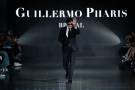 El diseñador hondureño radicado en Estados Unidos, Guillermo Pharis, se ganó los aplausos y admiración del público en la reciente edición de la Denver Fashion Week, donde debutó con su colección Spring Summer 2026. Tejidos delicados, líneas románticas y femeninas definen la apuesta que transmite la mezcla de classic couture y arte moderno que caracterizan al creativo.