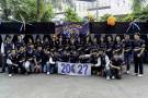 Con emoción los seniors 2027 de la Western International School, se reunieron para celebrar su senior entrance. La cita tuvó lugar en el parqueo del Hotel Copantl &amp; Convention Center. Dando inicio el recorrido hacia centro educativo seguidos por una caravana de autos con globos y autos de carrera.