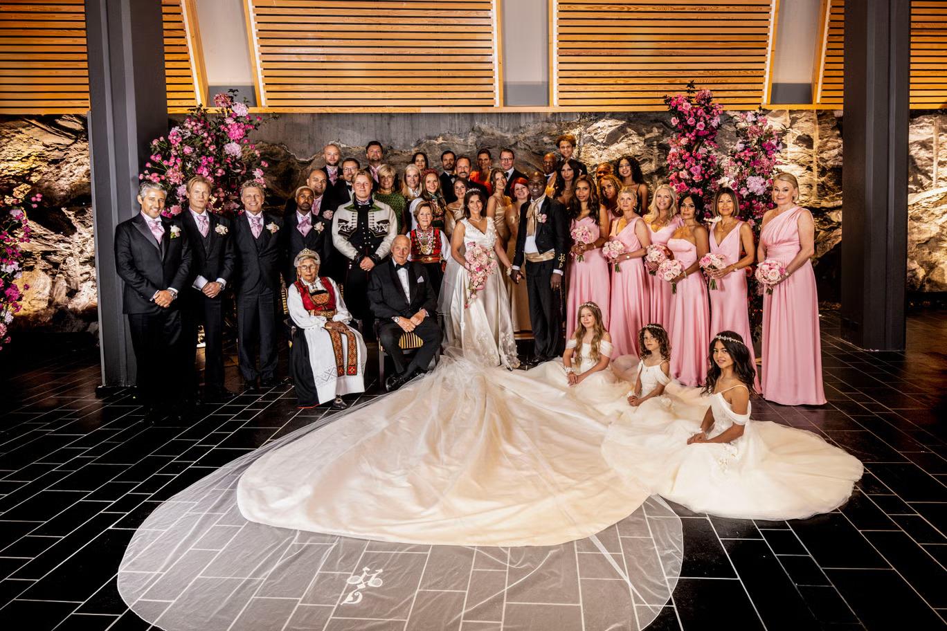 La pareja vendió los derechos de las fotografías de boda a la revista británica de celebridades Hello! y los derechos cinematográficos a Netflix. Los acuerdos provocaron protestas de los medios noruegos, que dicen que el acuerdo va en contra de las prácticas locales. 