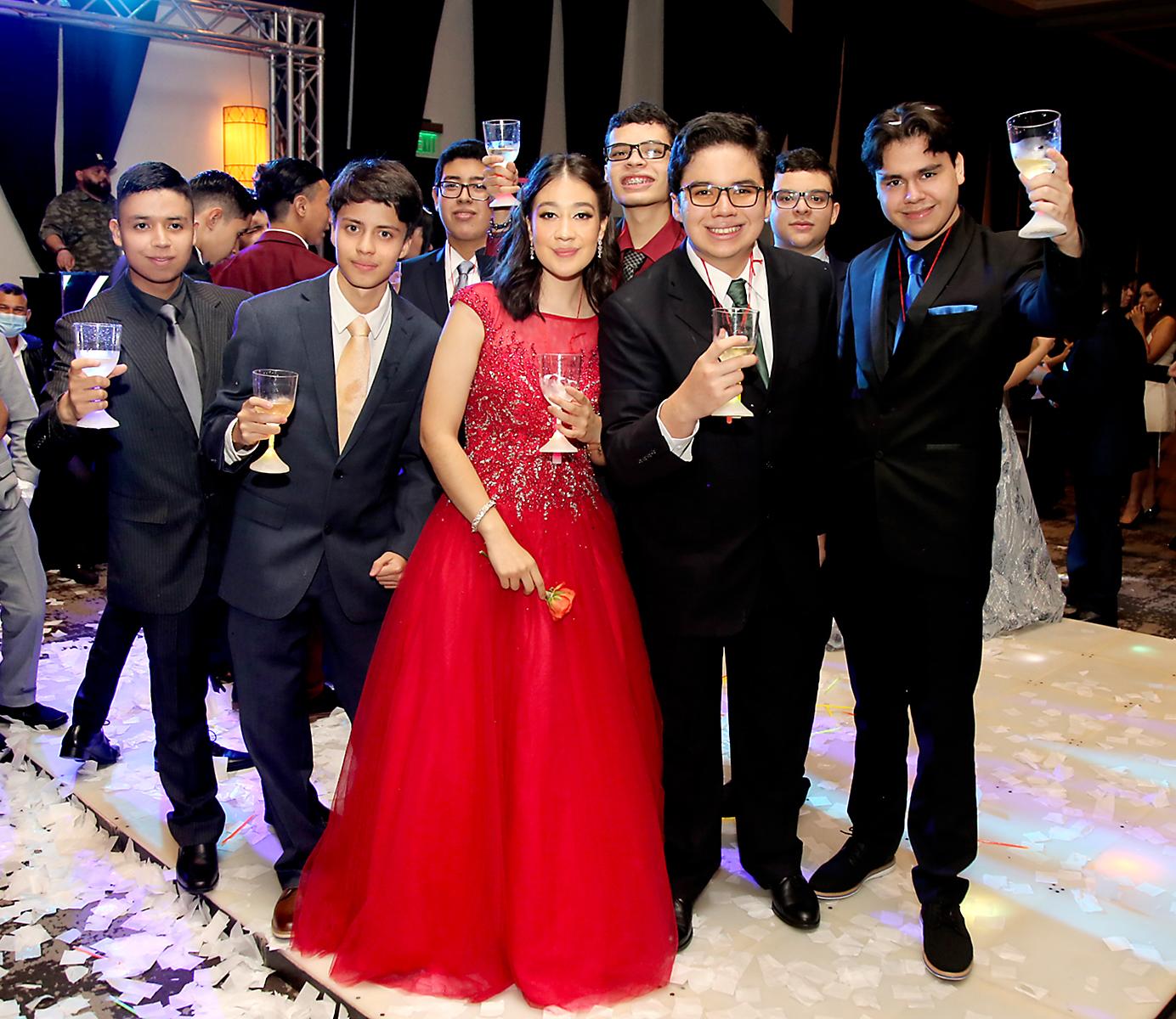 Gabriel Ortez, Hugo Fletes, José Hidalgo, Danielle Irías, Diego Lara, William Ramos, Luis Varela y César Bustamante