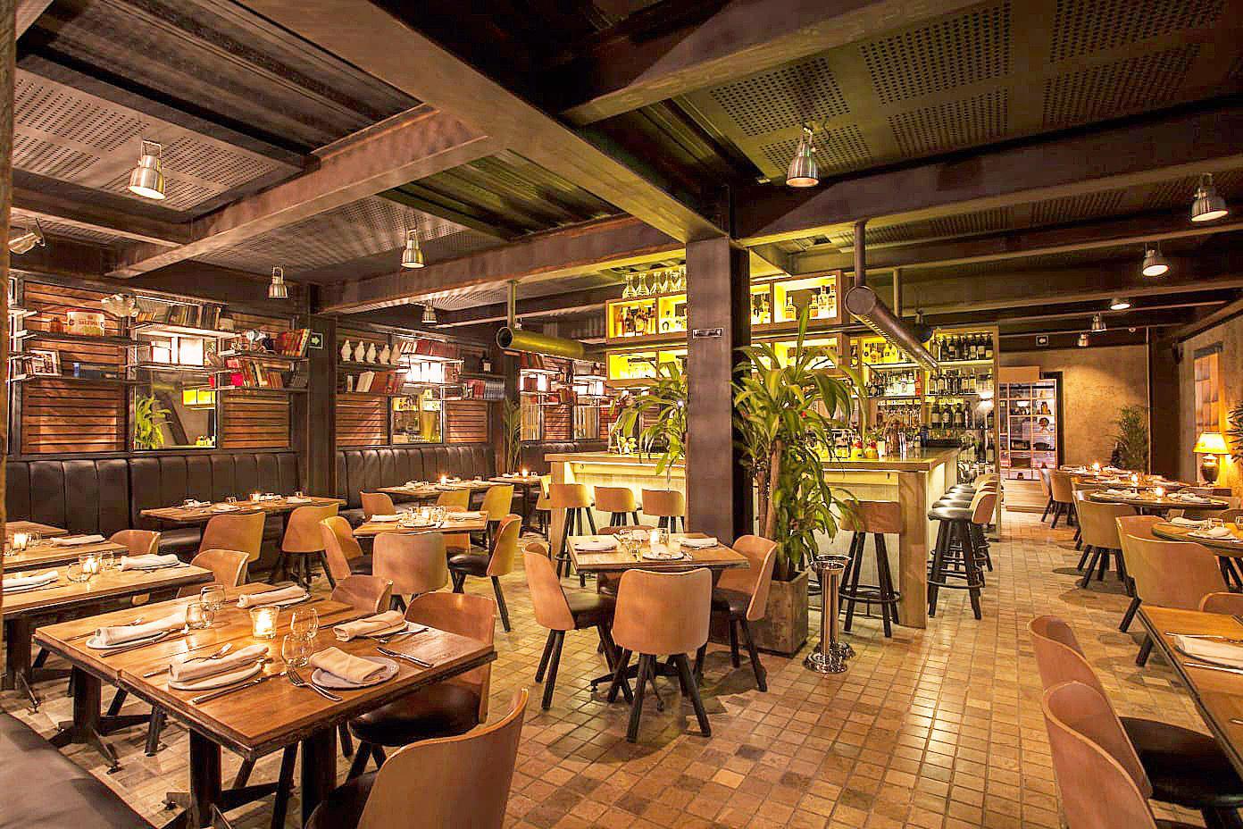 25. El Chato es un restaurante reconocido ubicado en Bogotá, Colombia, que ofrece una experiencia gastronómica única con un enfoque en la cocina colombiana contemporánea. Fundado por el chef Álvaro Clavijo, el restaurante se ha destacado por su creatividad culinaria, su uso de ingredientes locales y su ambiente acogedor.
