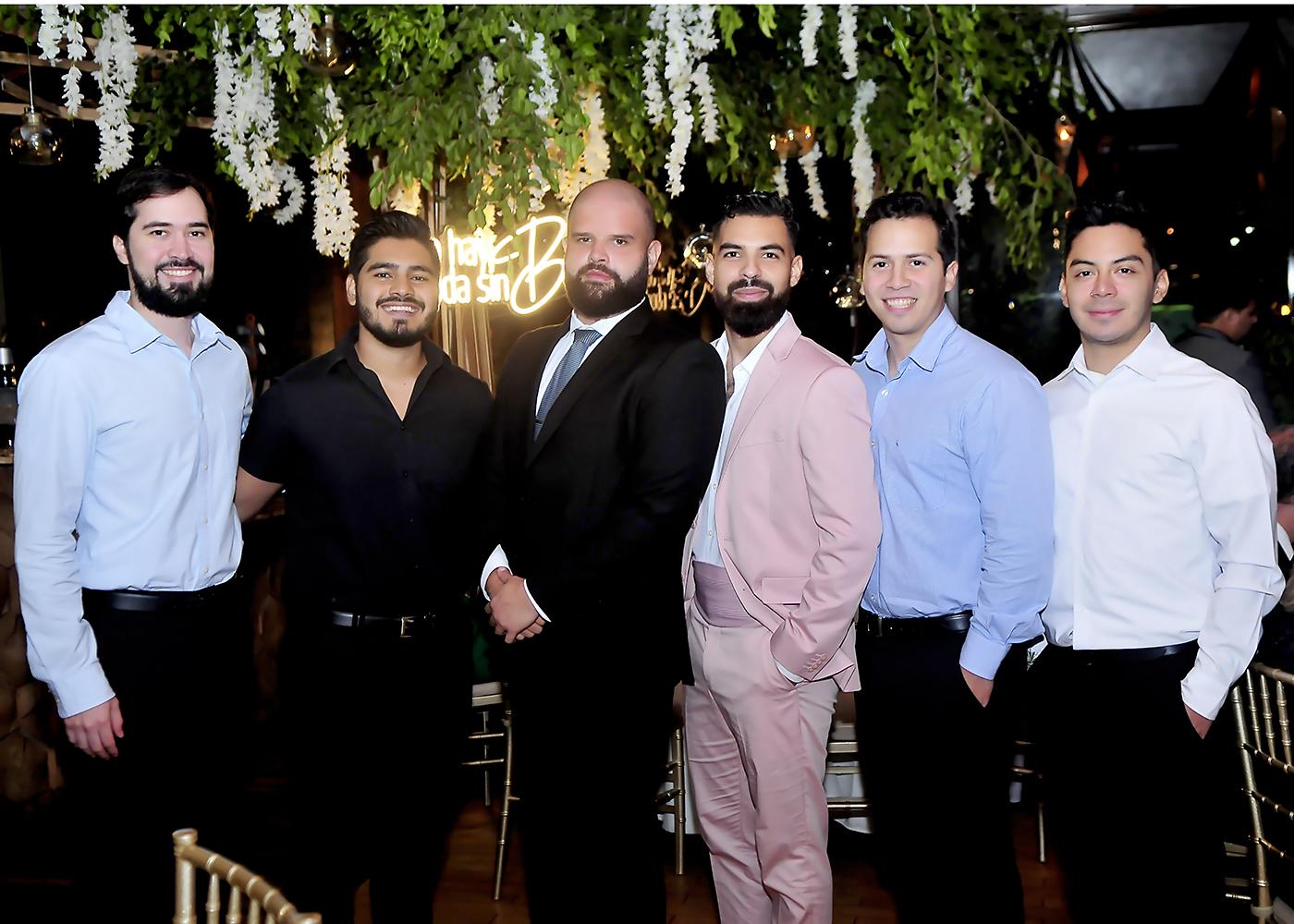 José Bobadilla, José Salgado, Andres Arias, Kirt Merren, Luis Bobadilla y David Torres.